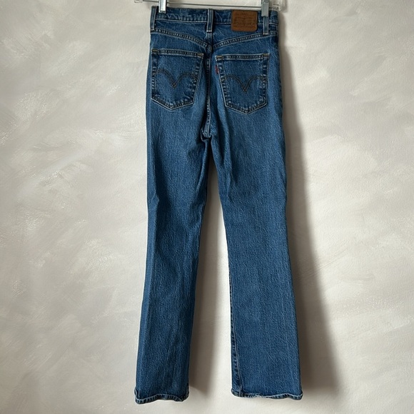 Levi’s Ribcage Boot cut Jeans in Medium Blue Wash size 24 button fly high rise - Picture 8 of 8
